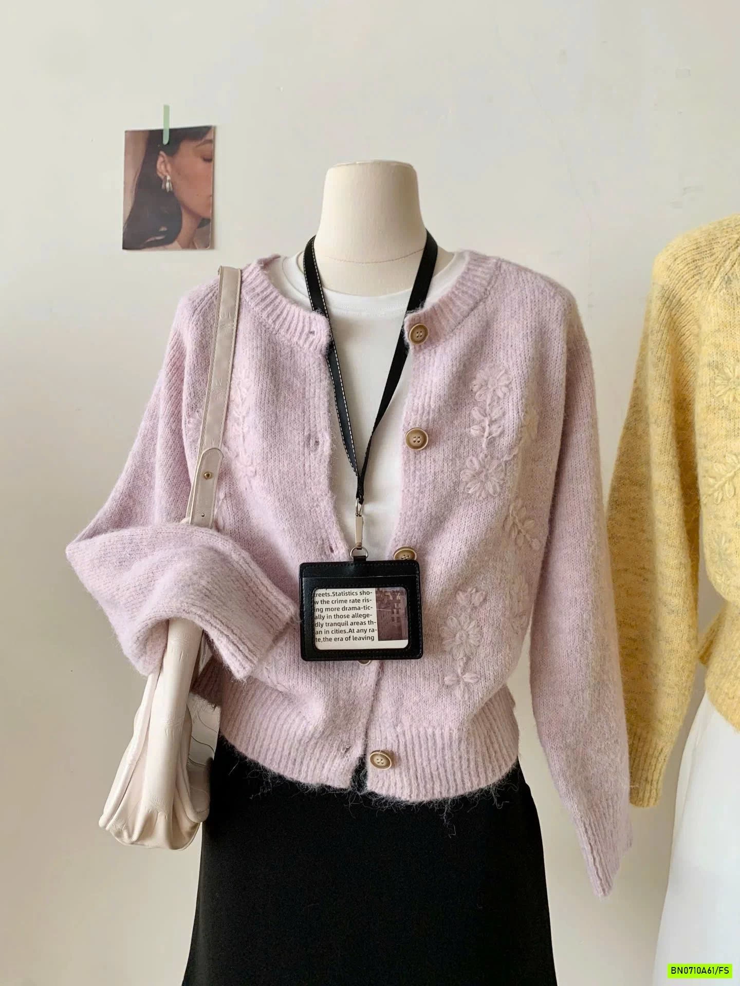 KHOÁC LEN THÊU HOA RENA