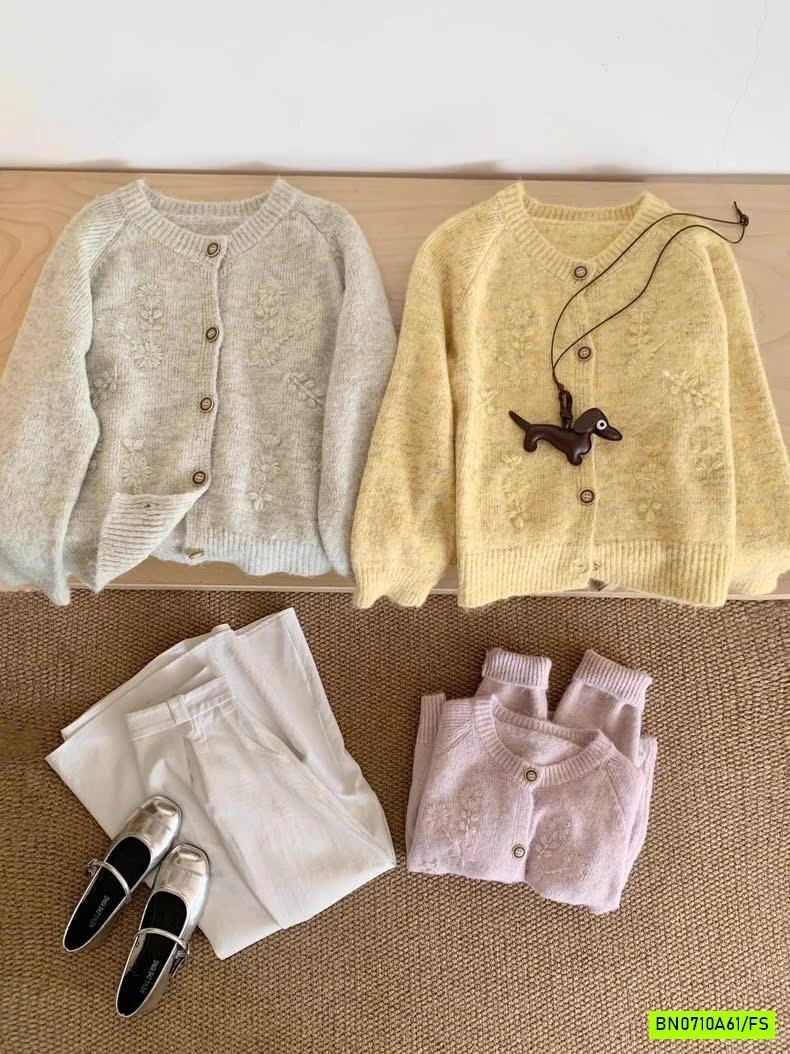 KHOÁC LEN THÊU HOA RENA