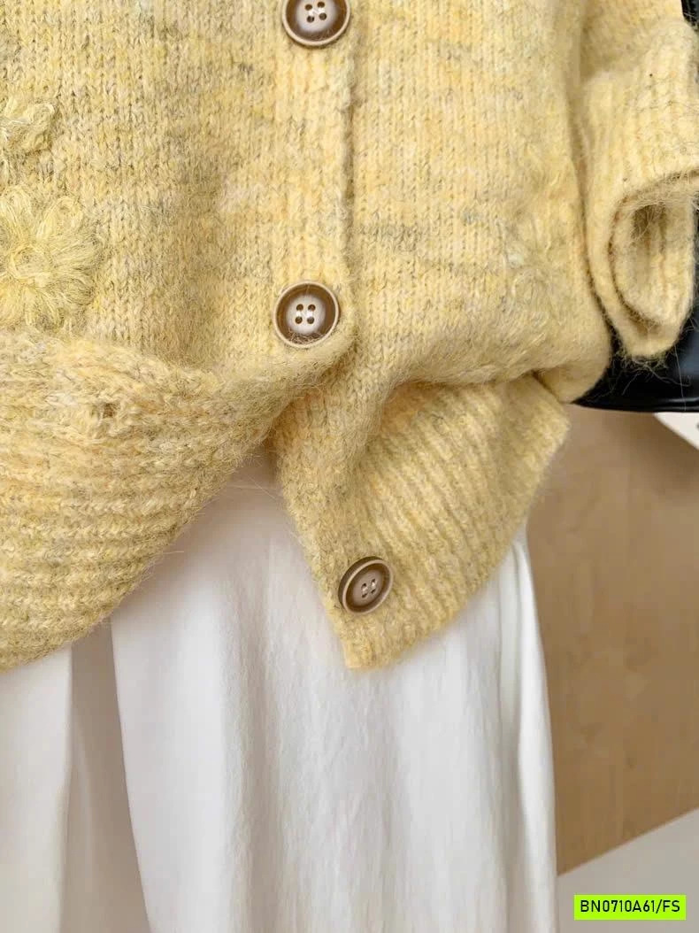 KHOÁC LEN THÊU HOA RENA