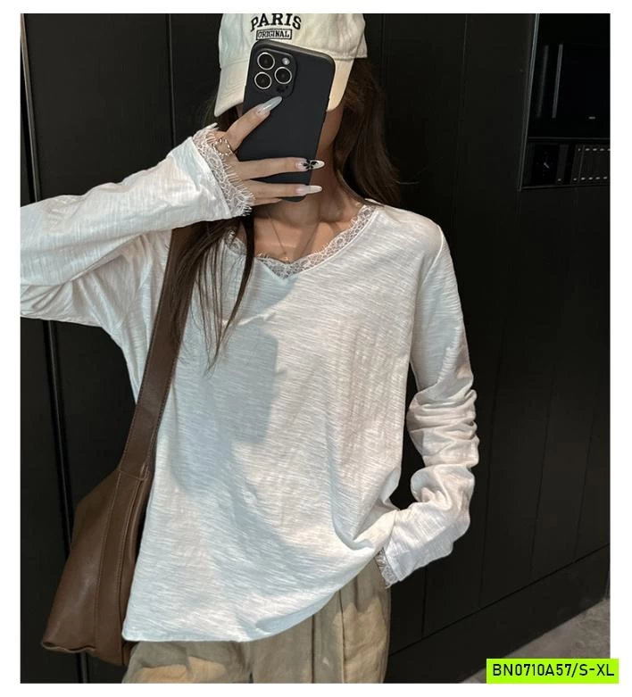 ÁO THUN XƯỚC CỔ VIỀN REN