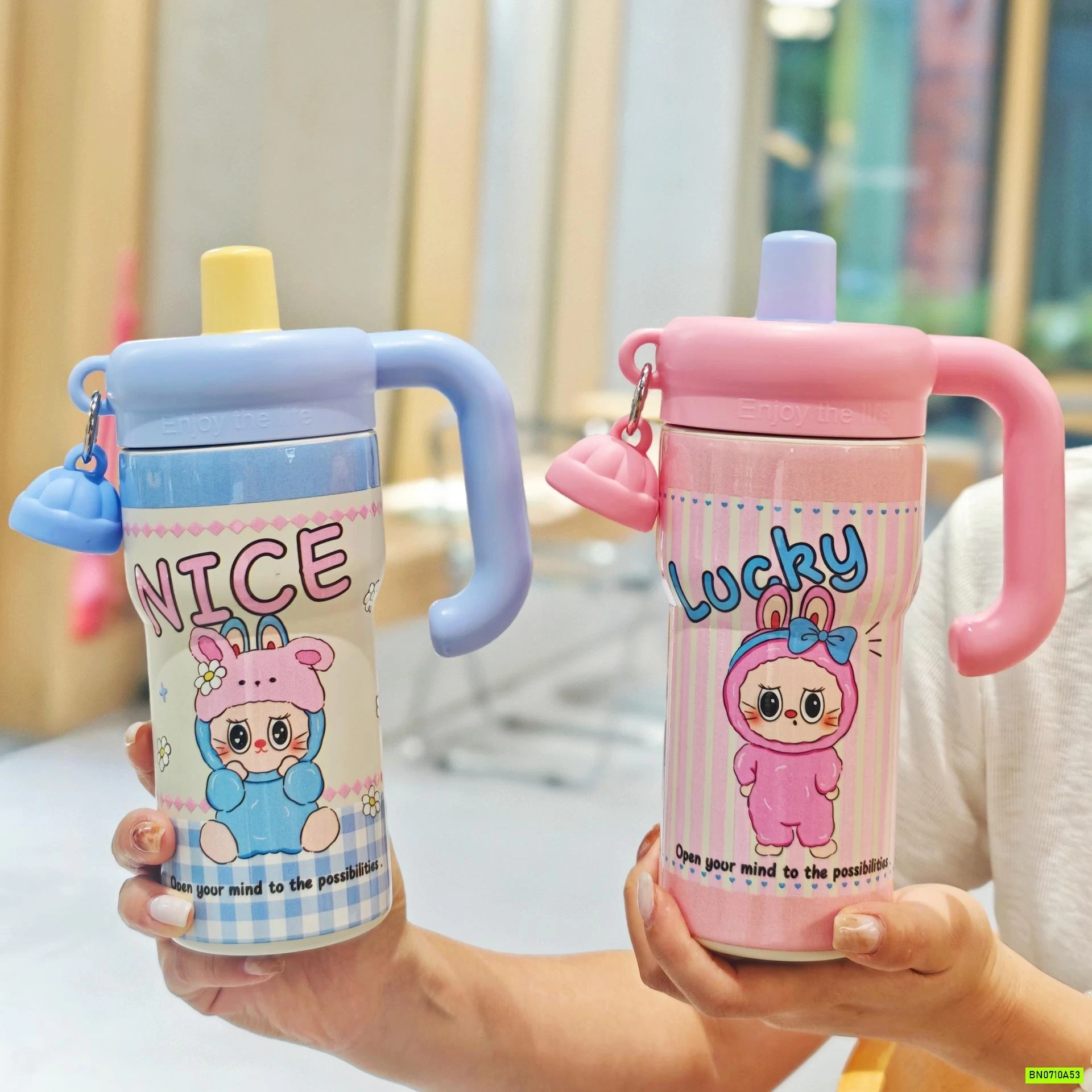 BÌNH NƯỚC GIỮ NHIỆT LABUBU CÓ TAY CẦM