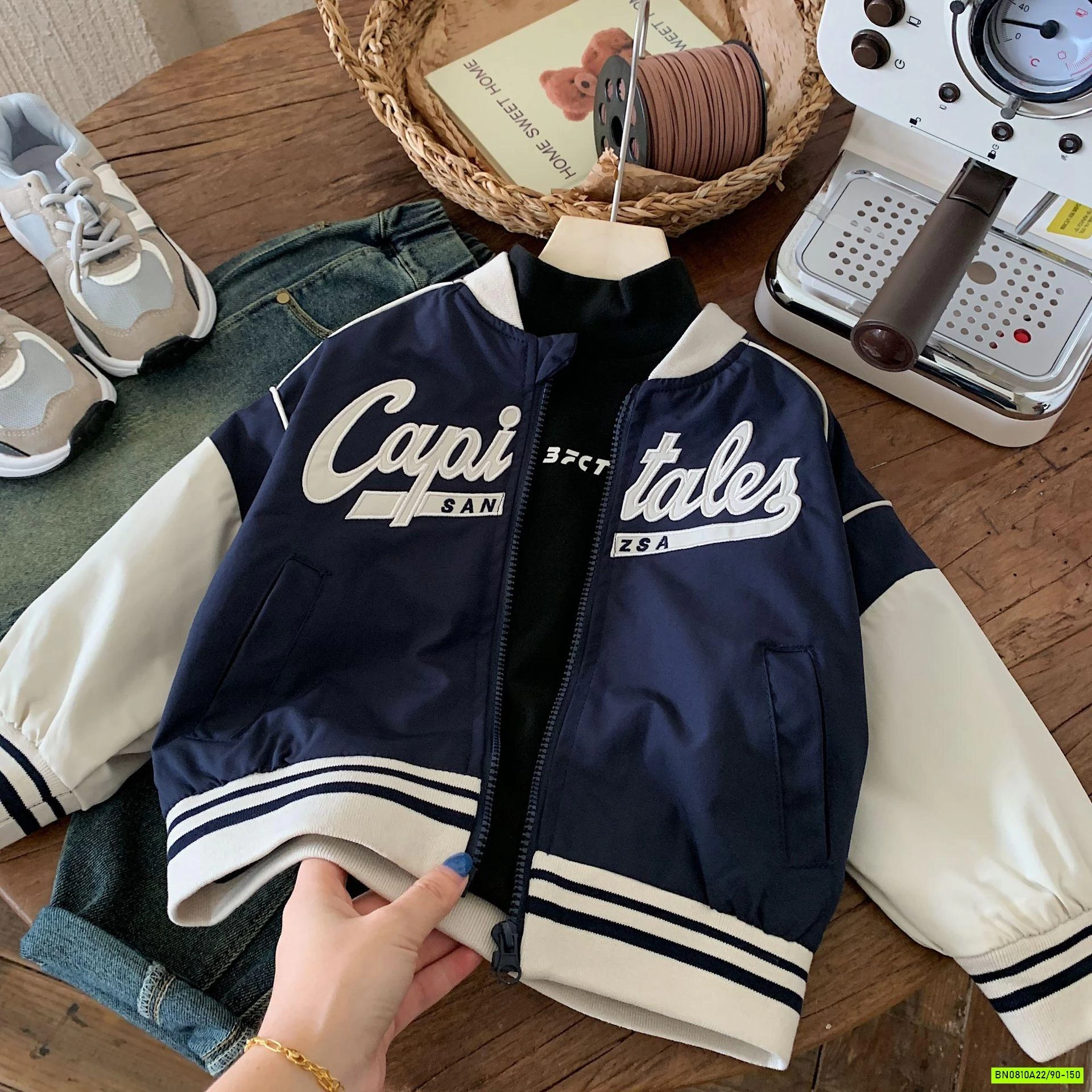 BOMBER THÊU CHỮ PHỐI MÀU TAY