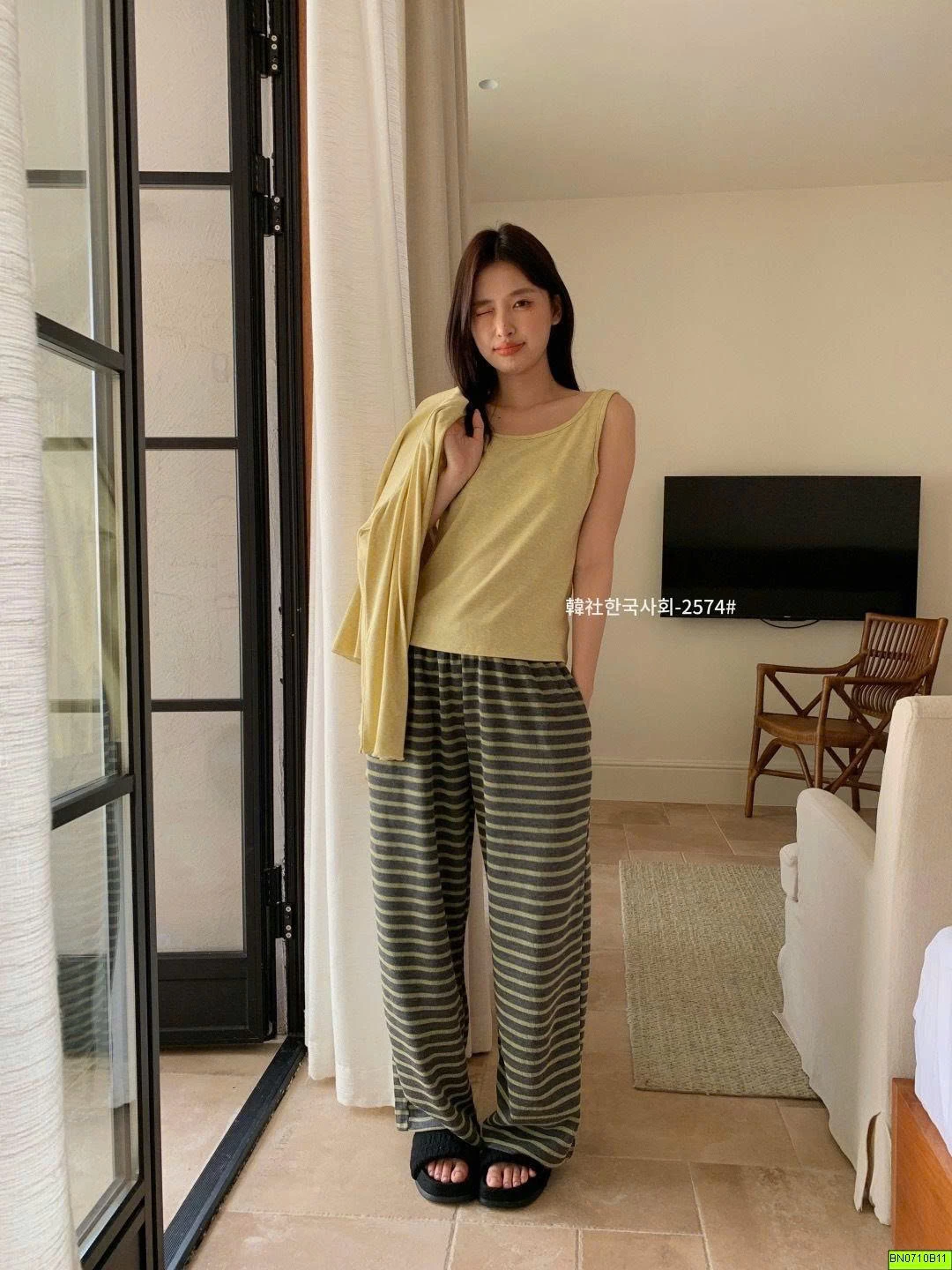 BỘ MẶC NHÀ 3 CHI TIẾT QUẦN KẺ
