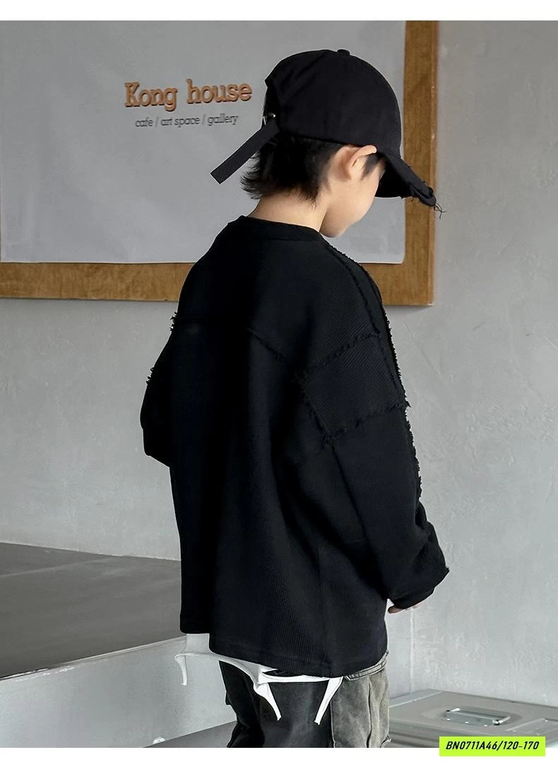 ÁO NỈ KHÓA CỔ RÁCH CÁ TÍNH