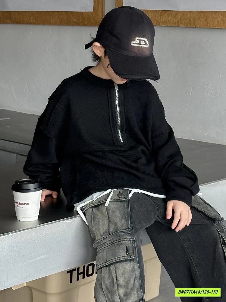 ÁO NỈ KHÓA CỔ RÁCH CÁ TÍNH