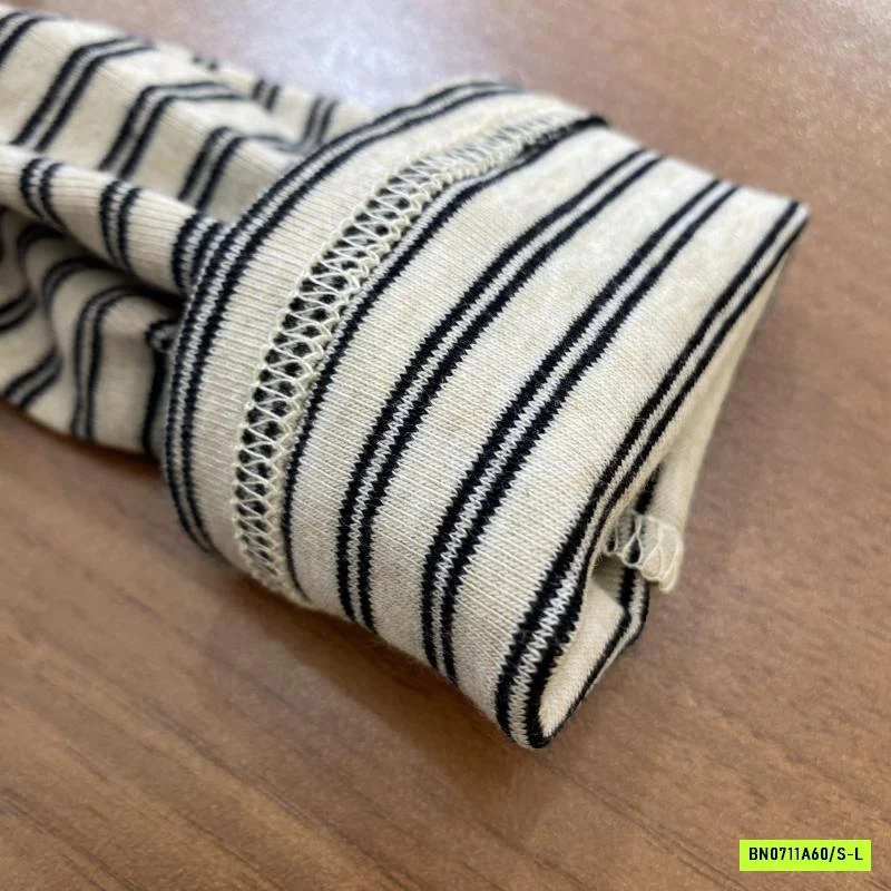 ÁO NỈ KẺ CÚC CỔ RS.STUDIO