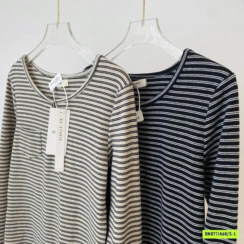 ÁO NỈ KẺ CÚC CỔ RS.STUDIO