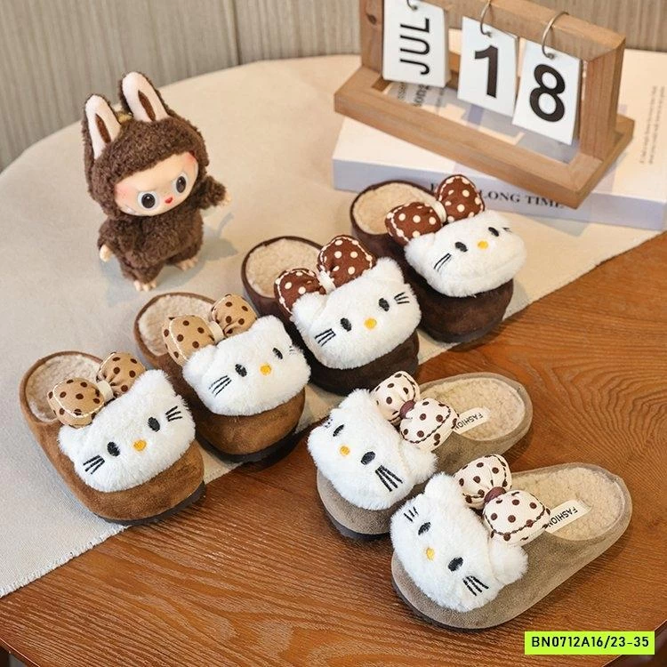 SỤC LÔNG GẮN CHARM KITTY