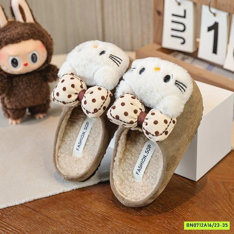 SỤC LÔNG GẮN CHARM KITTY