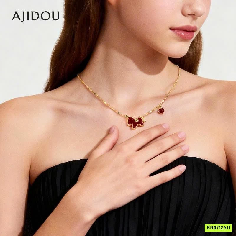 DÂY CHUYỀN NGỰA ĐỎ NHÀ AJIDOU