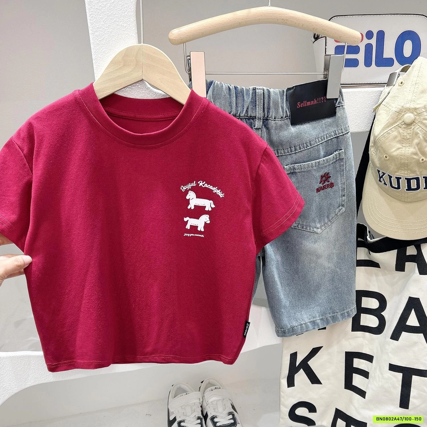 ÁO THUN IN NGỰA KACADY