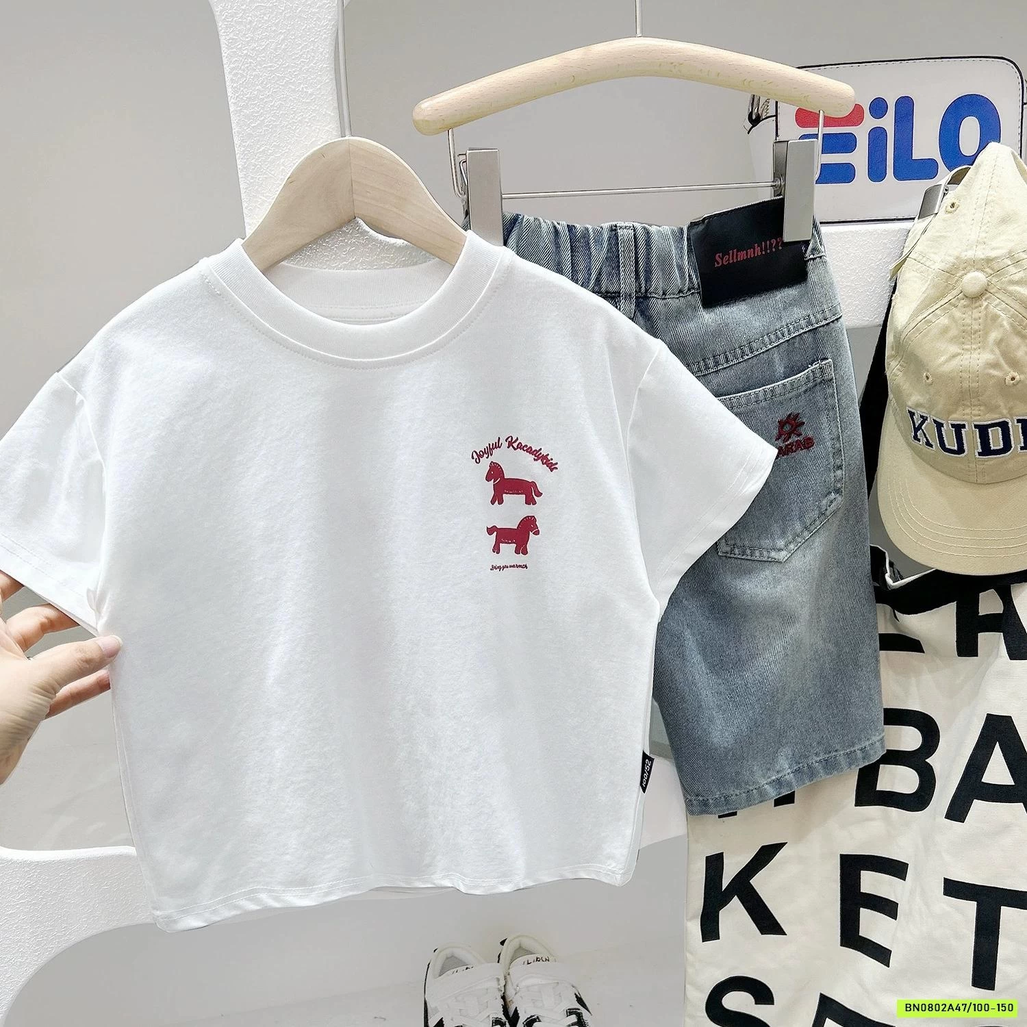 ÁO THUN IN NGỰA KACADY