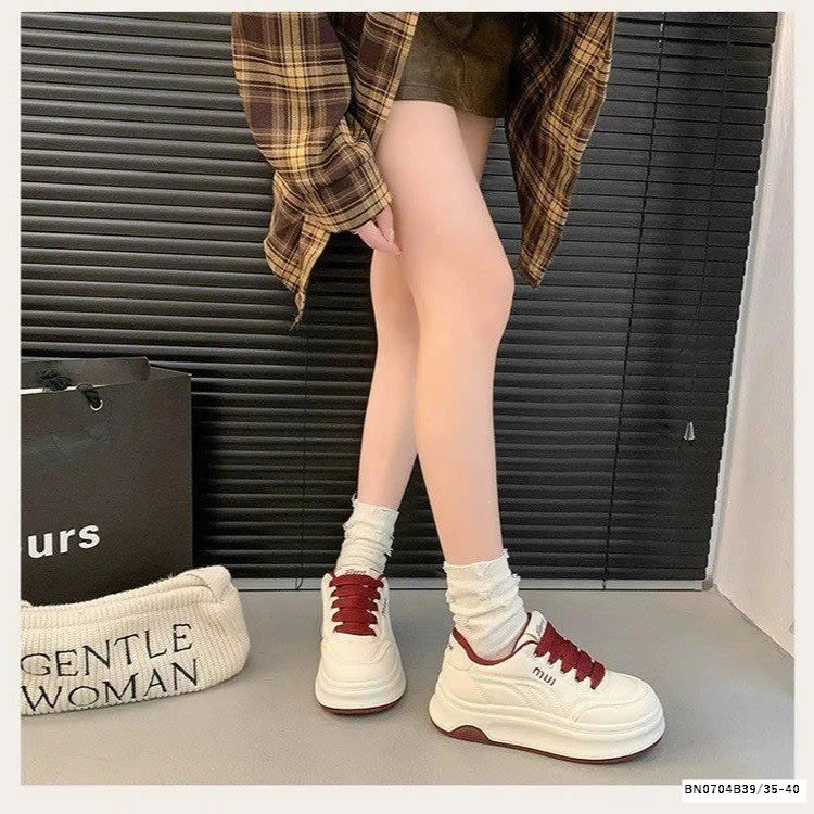 GIÀY THỂ THAO ĐỘN ĐẾ CHO NỮ