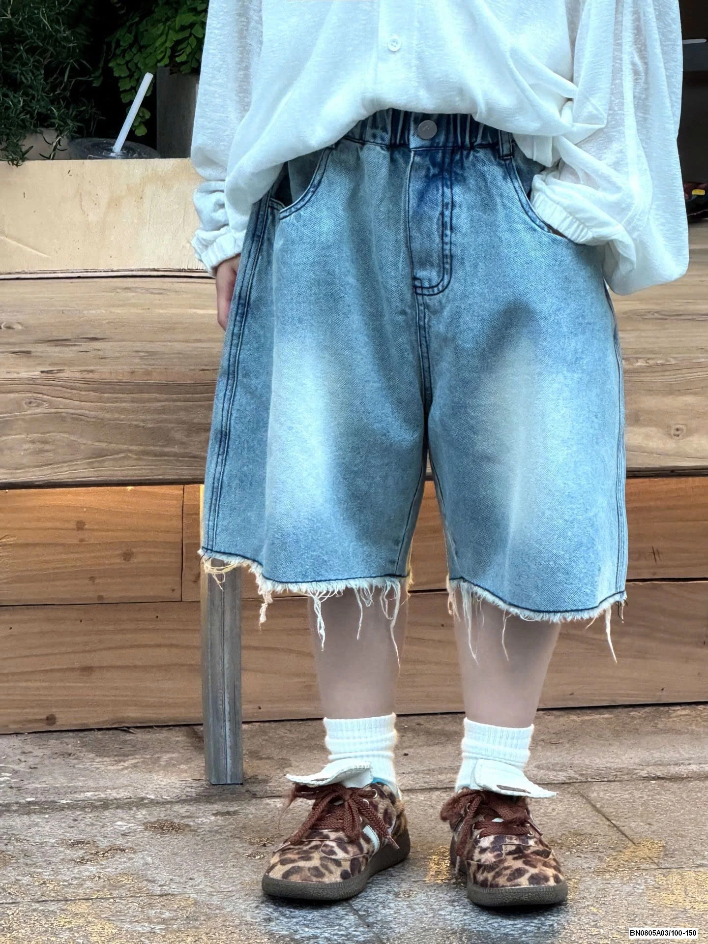 SHORT JEANS GẤU TUA RUA