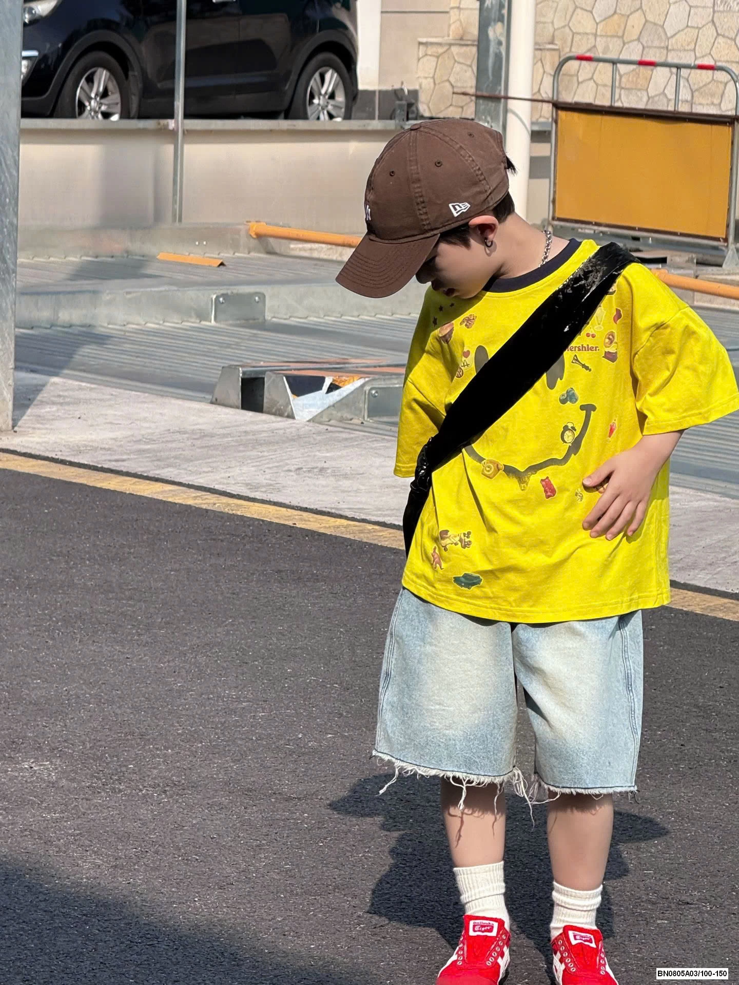 SHORT JEANS GẤU TUA RUA