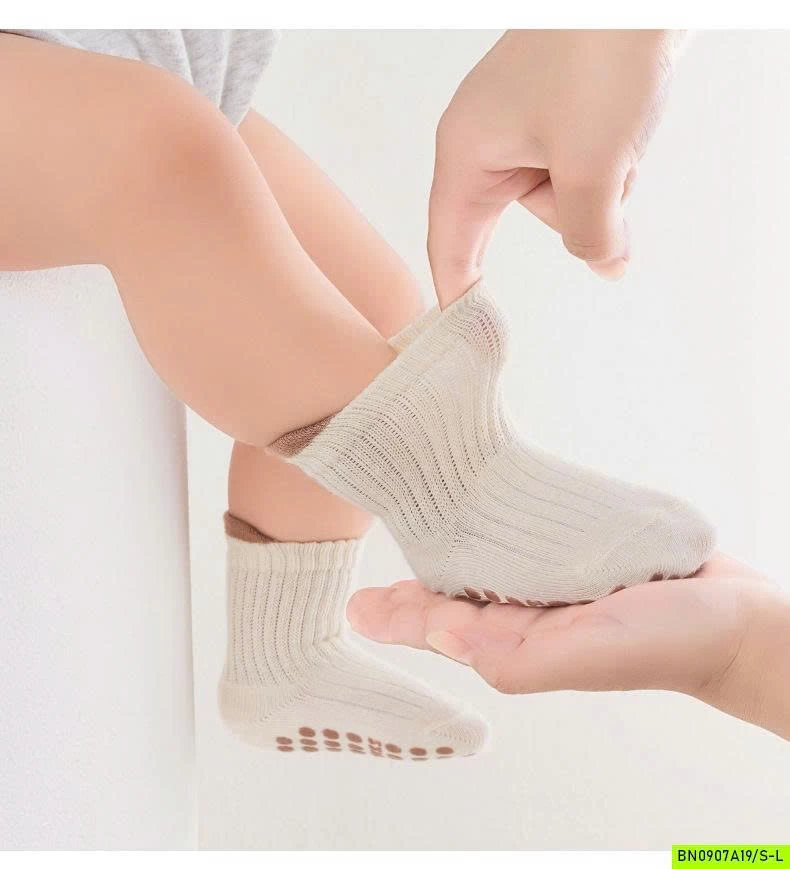 SÉT 4Đ TẤT CHỐNG TRƯỢT CAO CỔ