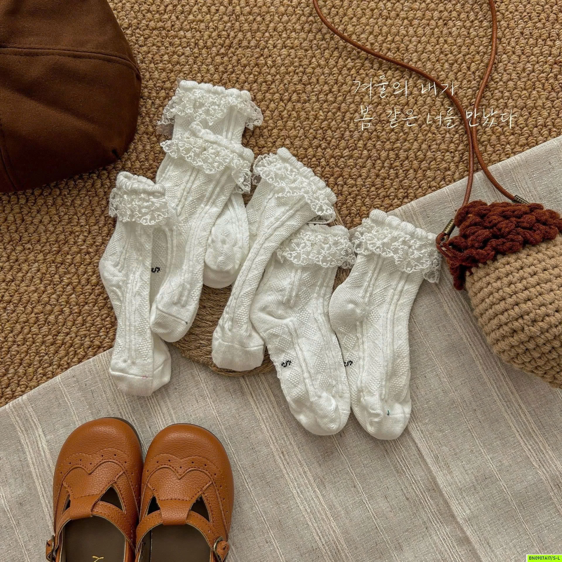 SÉT 3Đ TẤT PHỐI CỔ REN TIỂU THƯ