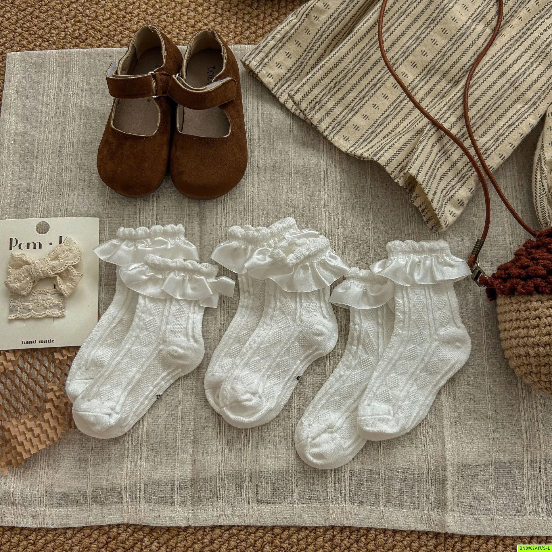 SÉT 3Đ TẤT PHỐI CỔ REN TIỂU THƯ