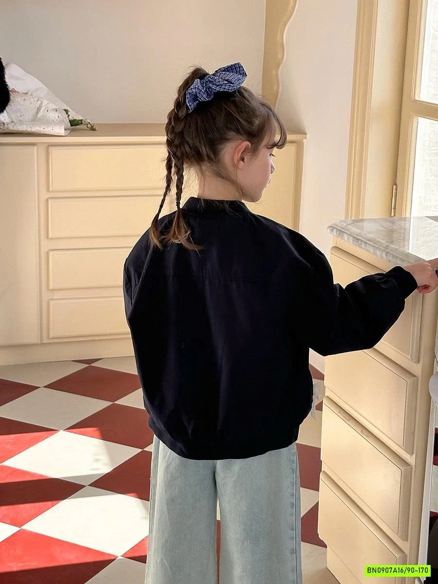 BOMBER XANH THAN 25A053 AMBB