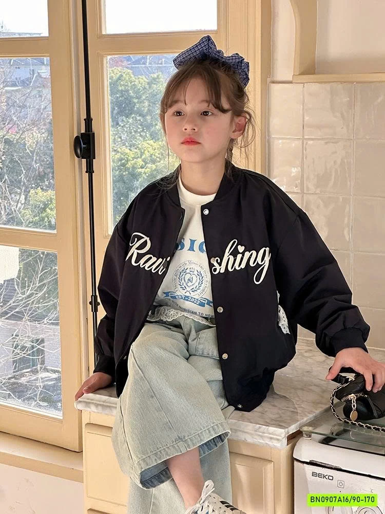 BOMBER XANH THAN 25A053 AMBB