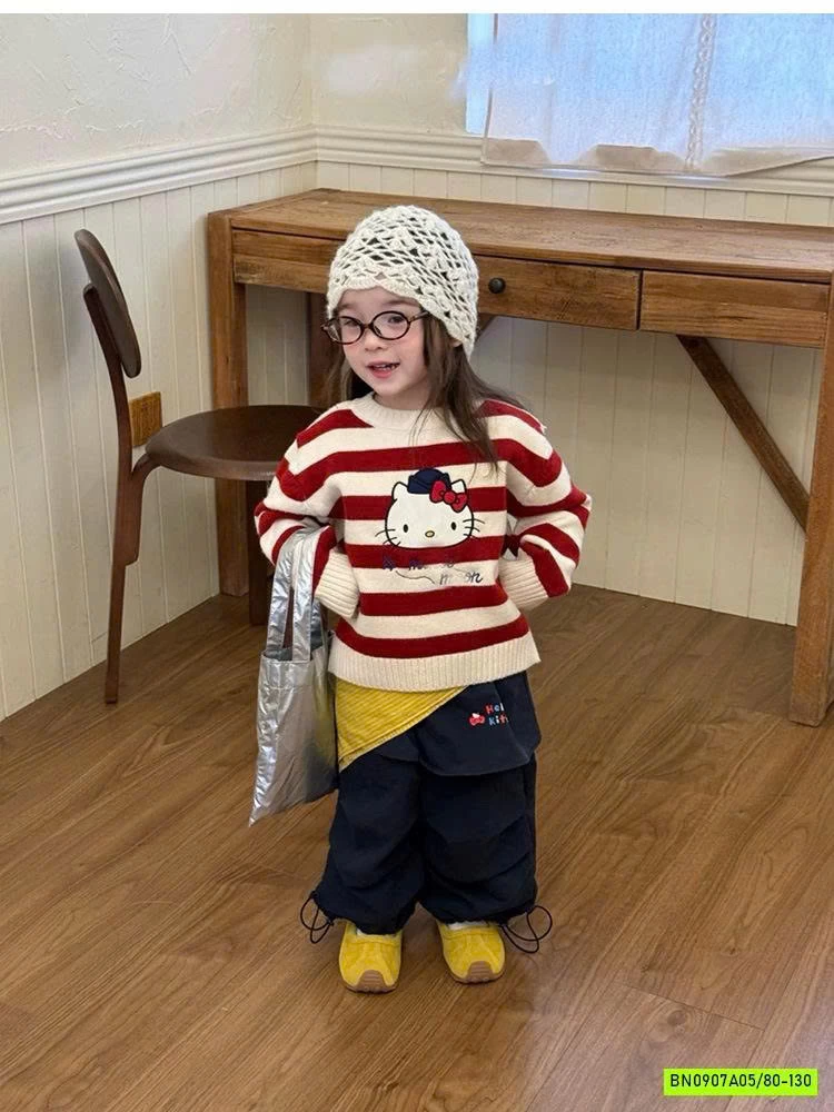 ÁO LEN KẺ KITTY MIX QUẦN SUÔNG