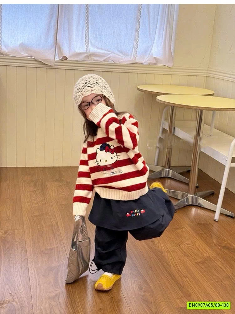 ÁO LEN KẺ KITTY MIX QUẦN SUÔNG