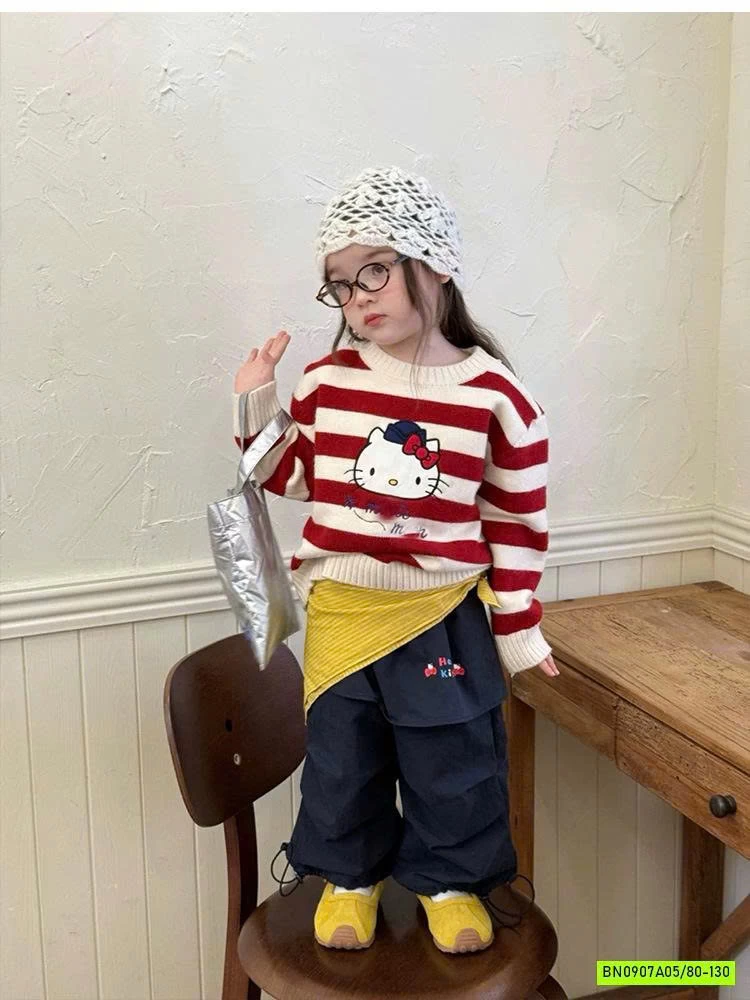 ÁO LEN KẺ KITTY MIX QUẦN SUÔNG