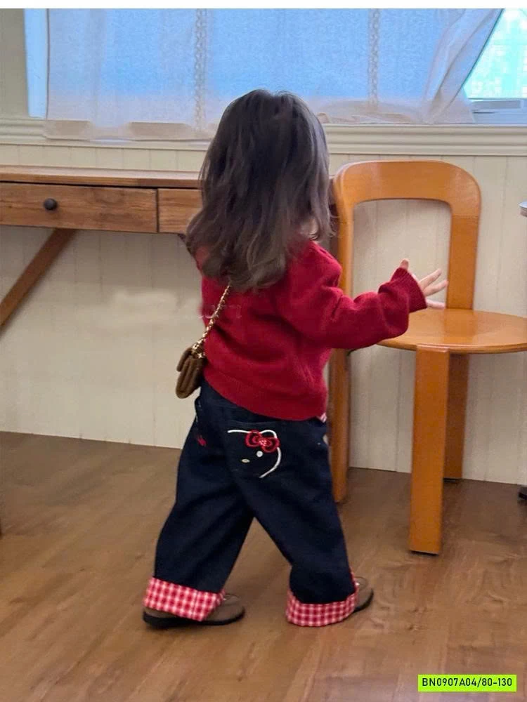 KHOÁC LEN ĐỎ KITTY MIX JEANS SUÔNG