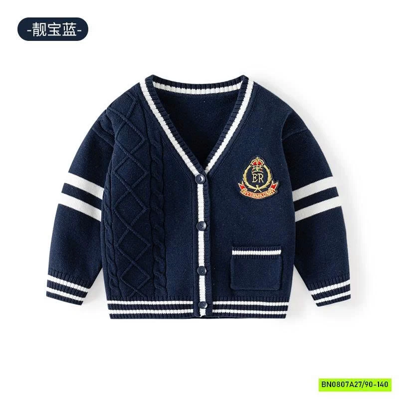 KHOÁC LEN PHỐI VIỀN LOGO NGỰC