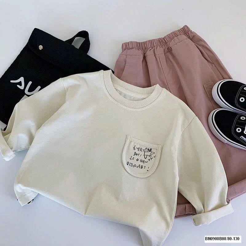 ÁO THUN DÀI TAY TÚI NGỰC IN CHỮ