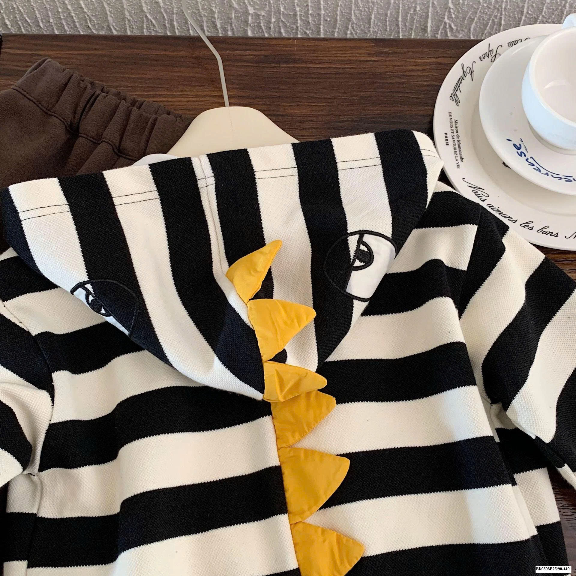 ÁO KHOÁC NỈ KẺ NGANG