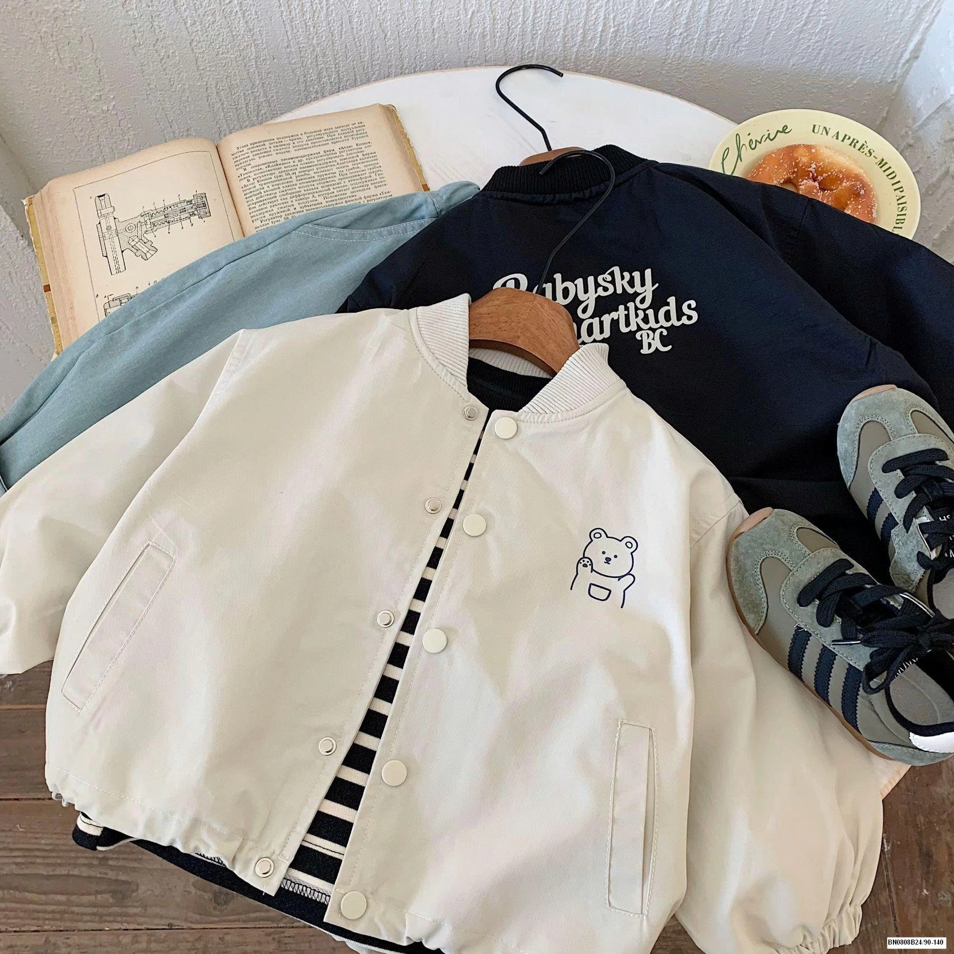 ÁO KHOÁC GIÓ IN HÌNH GẤU