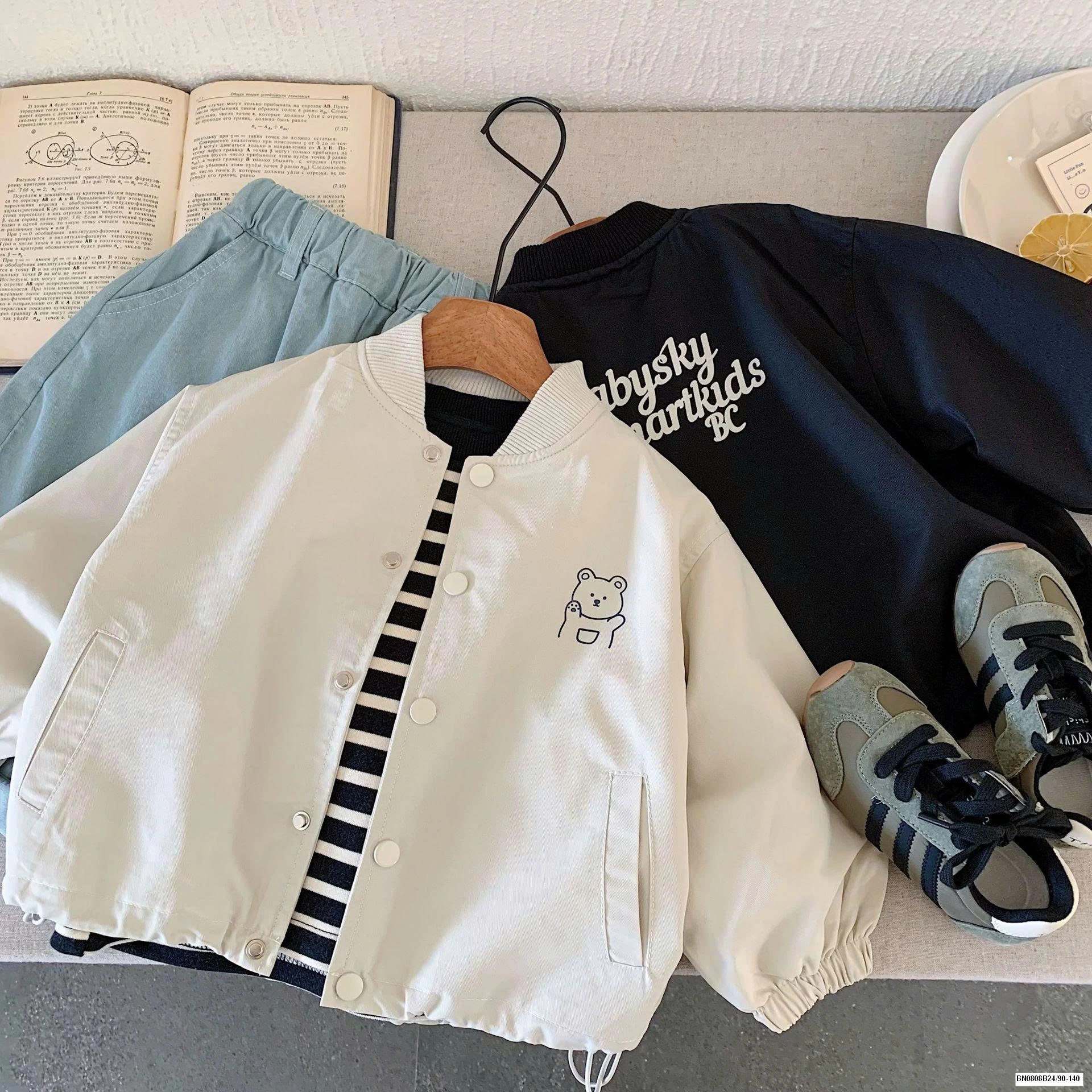 ÁO KHOÁC GIÓ IN HÌNH GẤU