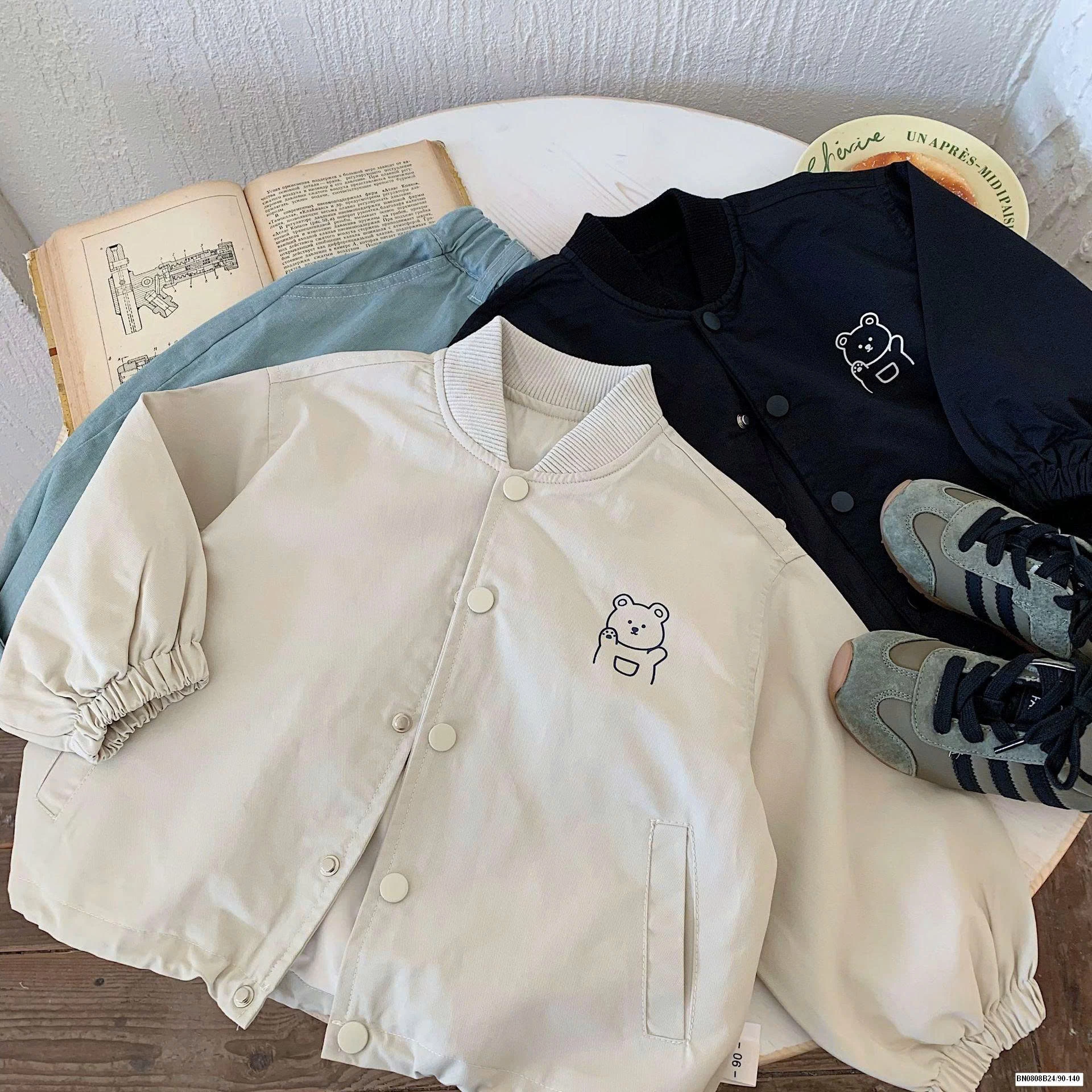 ÁO KHOÁC GIÓ IN HÌNH GẤU