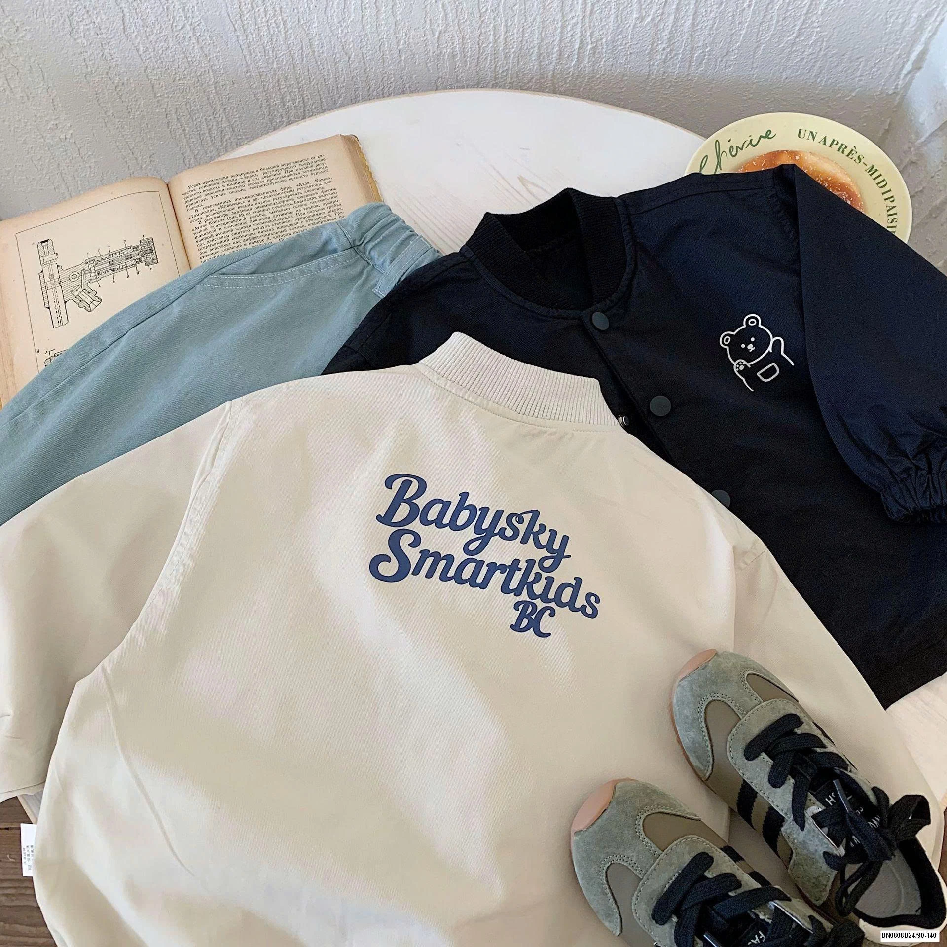 ÁO KHOÁC GIÓ IN HÌNH GẤU