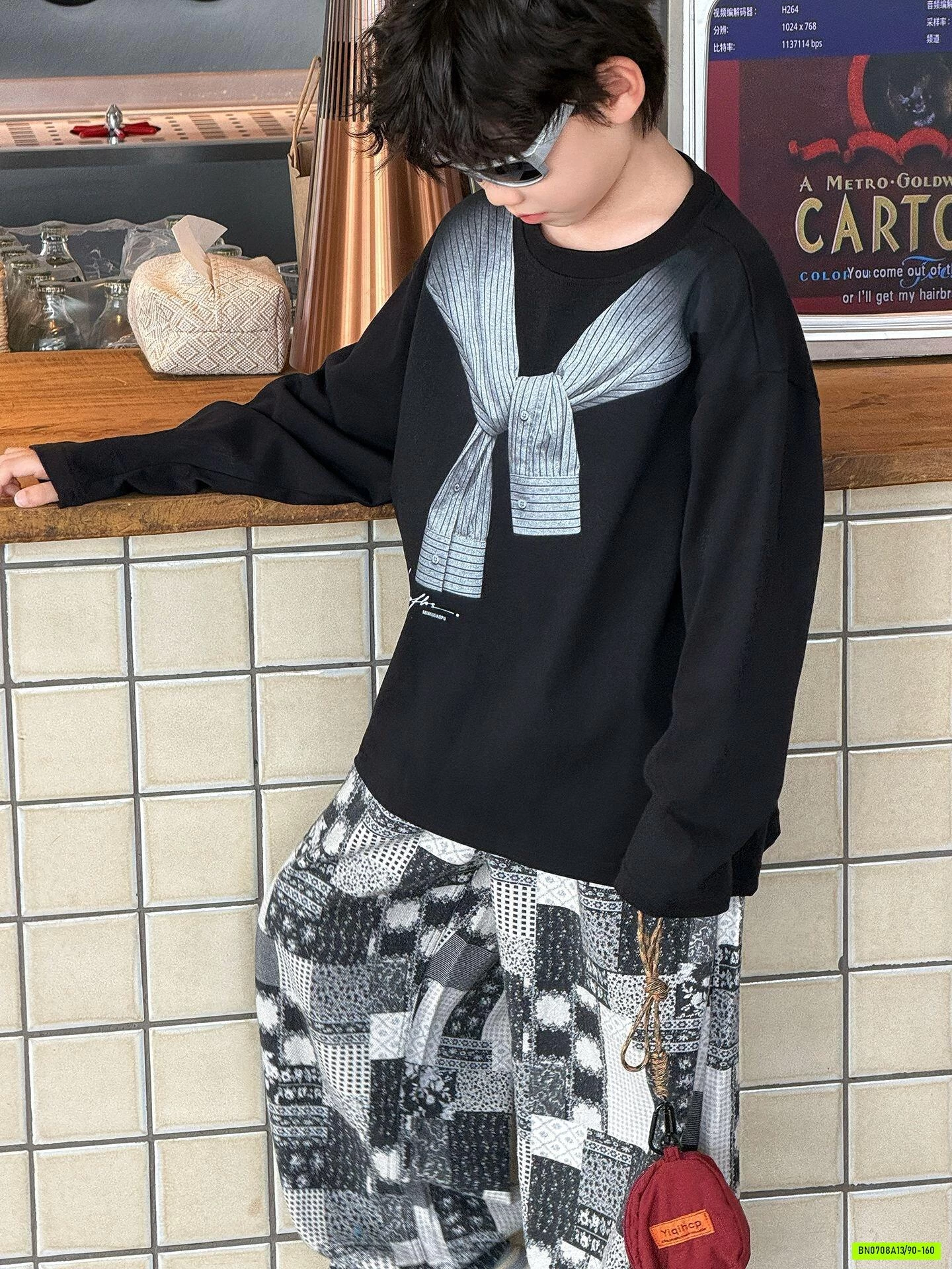 ÁO THUN ĐEN IN GIẢ KHĂN CHOÀNG MSHOPKIDS