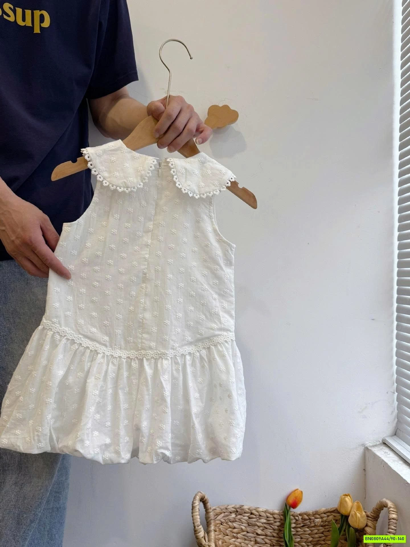 ĐẦM BÍ CỔ SEN THÊU NỔI