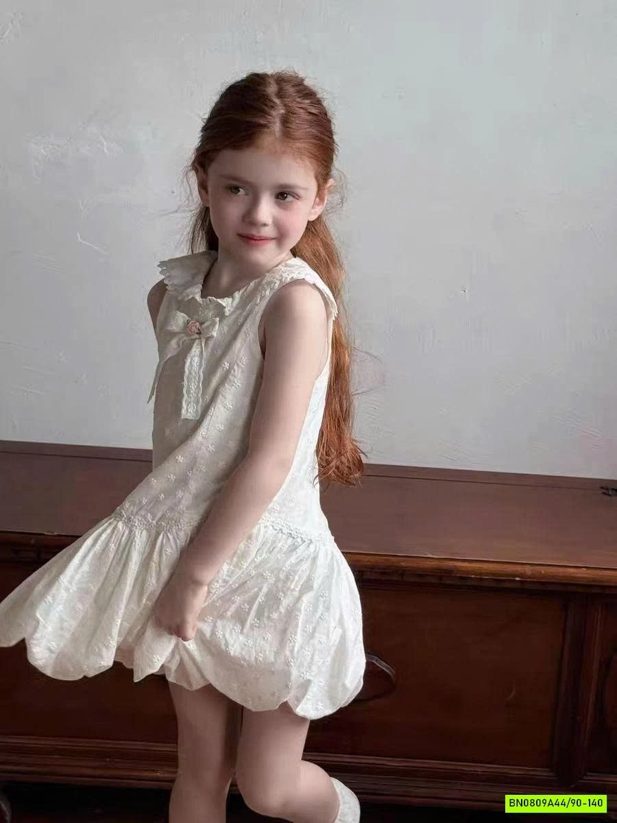 ĐẦM BÍ CỔ SEN THÊU NỔI