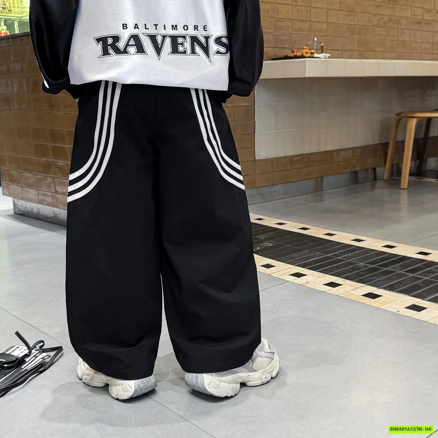 QUẦN GIÓ 3 SỌC BÉ TRAI