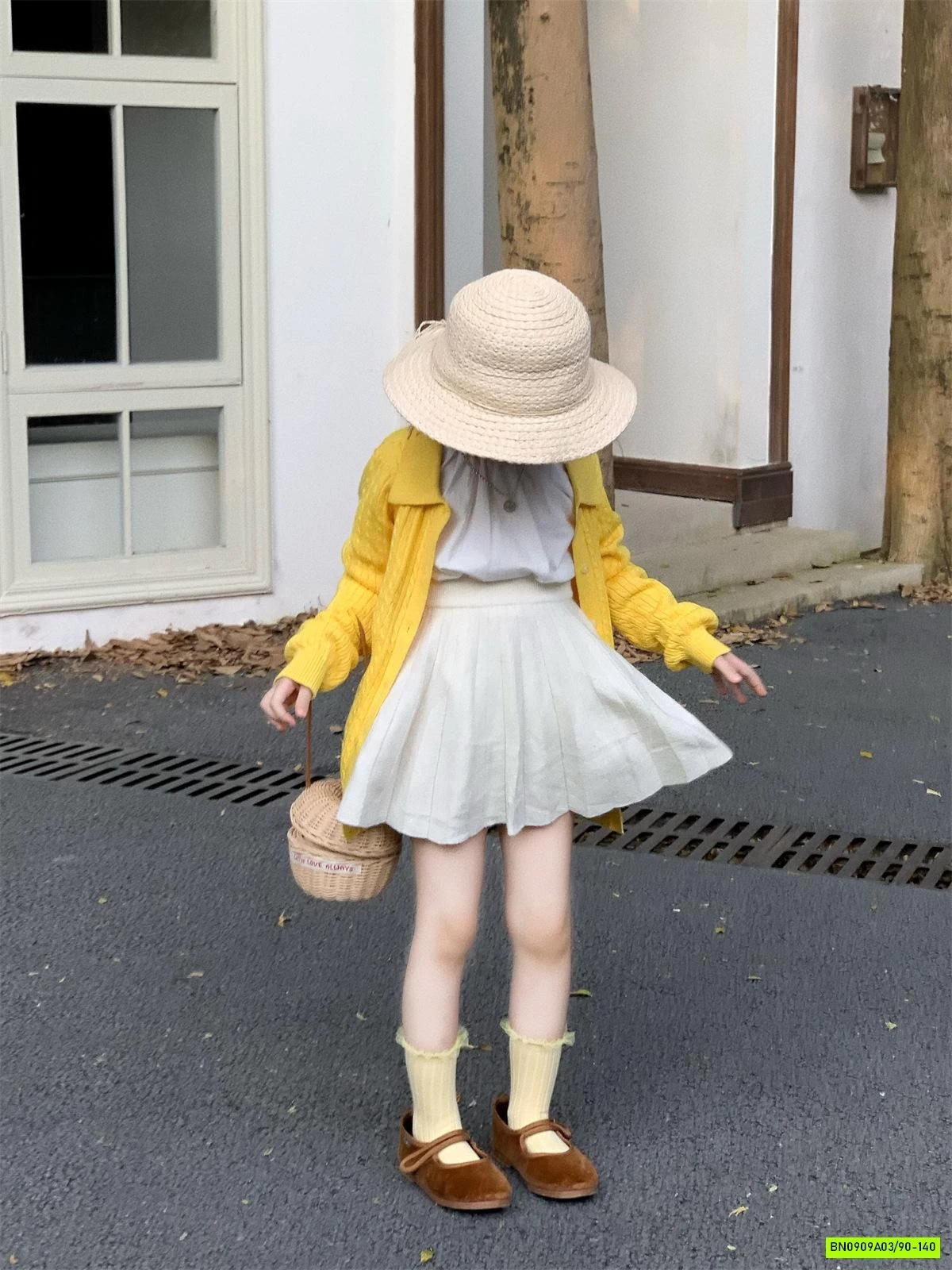 SÉT NỮ SINH CARDIGAN VÀNG 3 CHI TIẾT