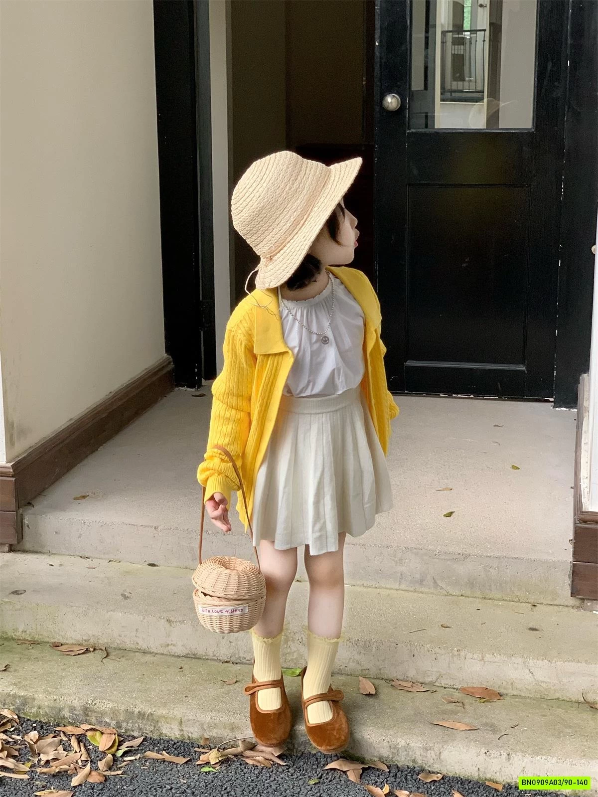 SÉT NỮ SINH CARDIGAN VÀNG 3 CHI TIẾT