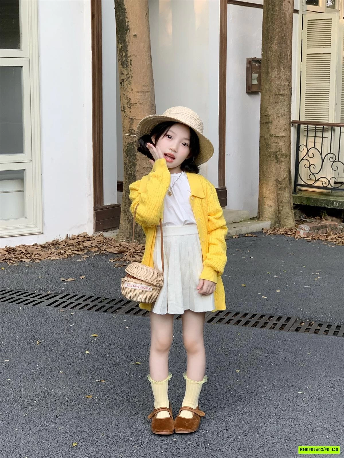 SÉT NỮ SINH CARDIGAN VÀNG 3 CHI TIẾT