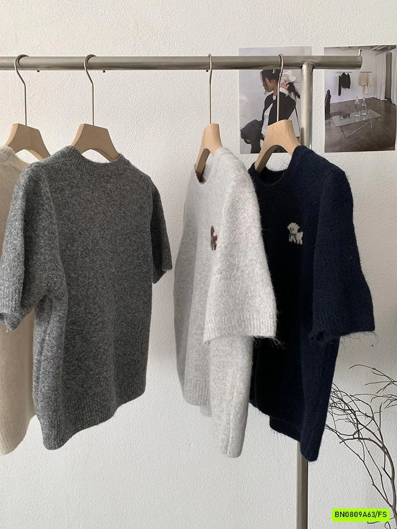 CROPTOP LEN THÊU LOGO CÚN