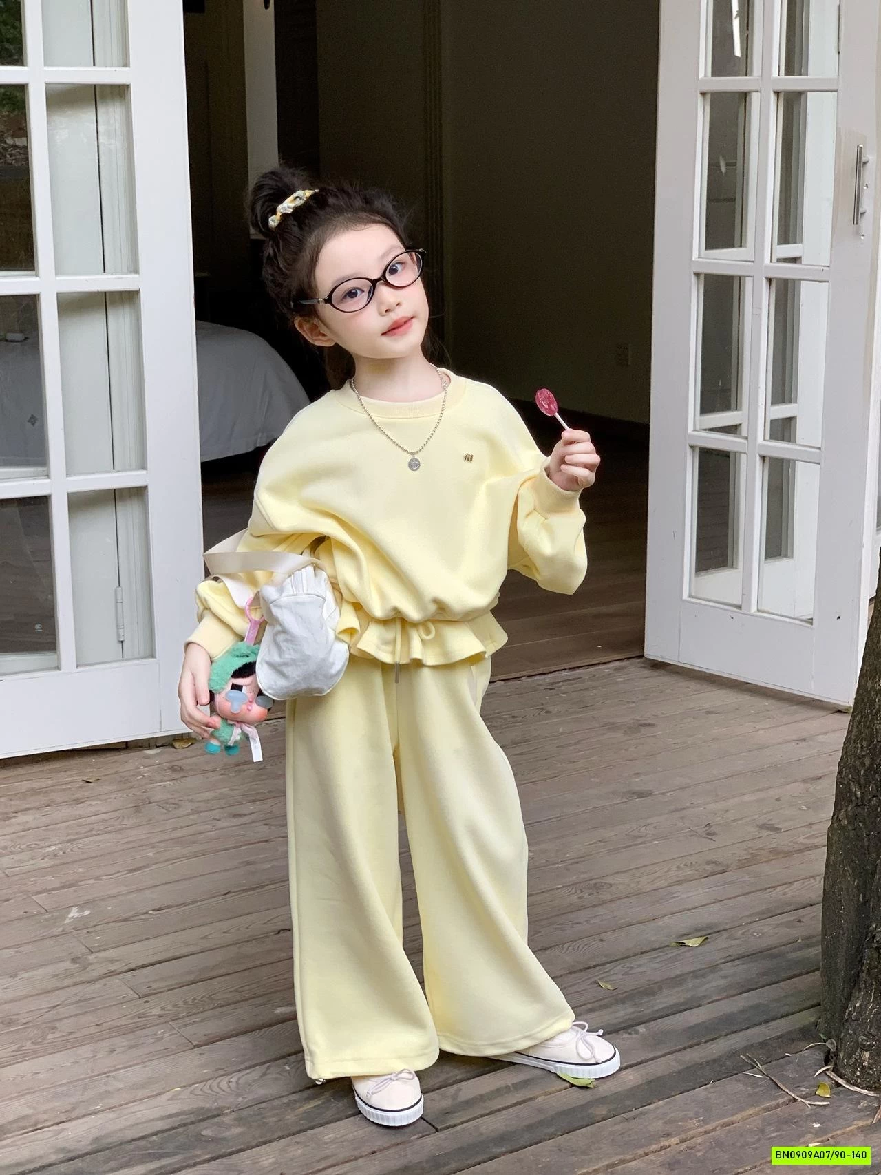 SÉT NỈ VÀNG QUẦN SUÔNG