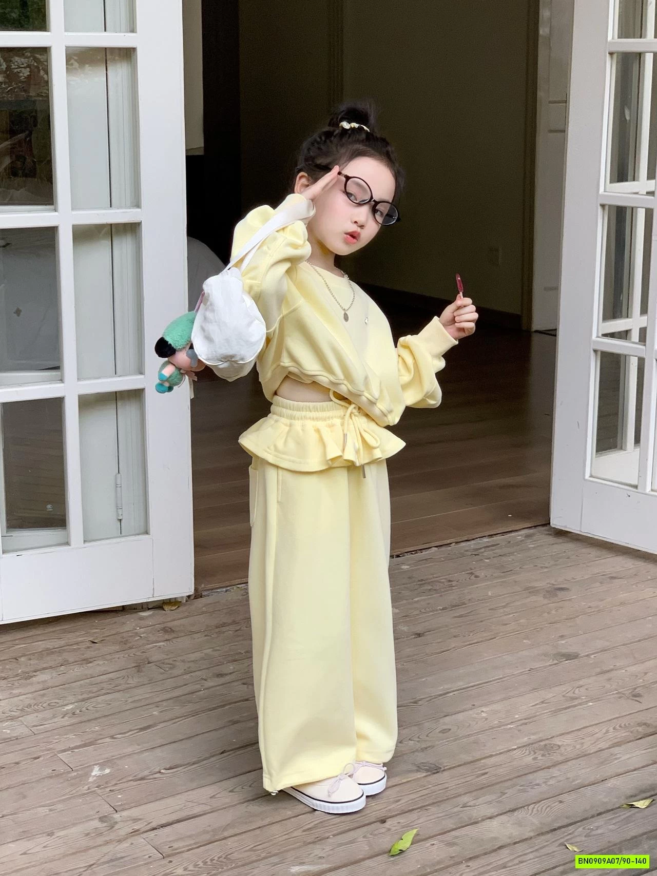 SÉT NỈ VÀNG QUẦN SUÔNG