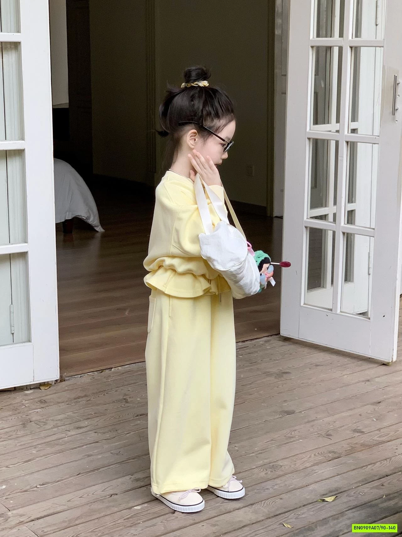 SÉT NỈ VÀNG QUẦN SUÔNG