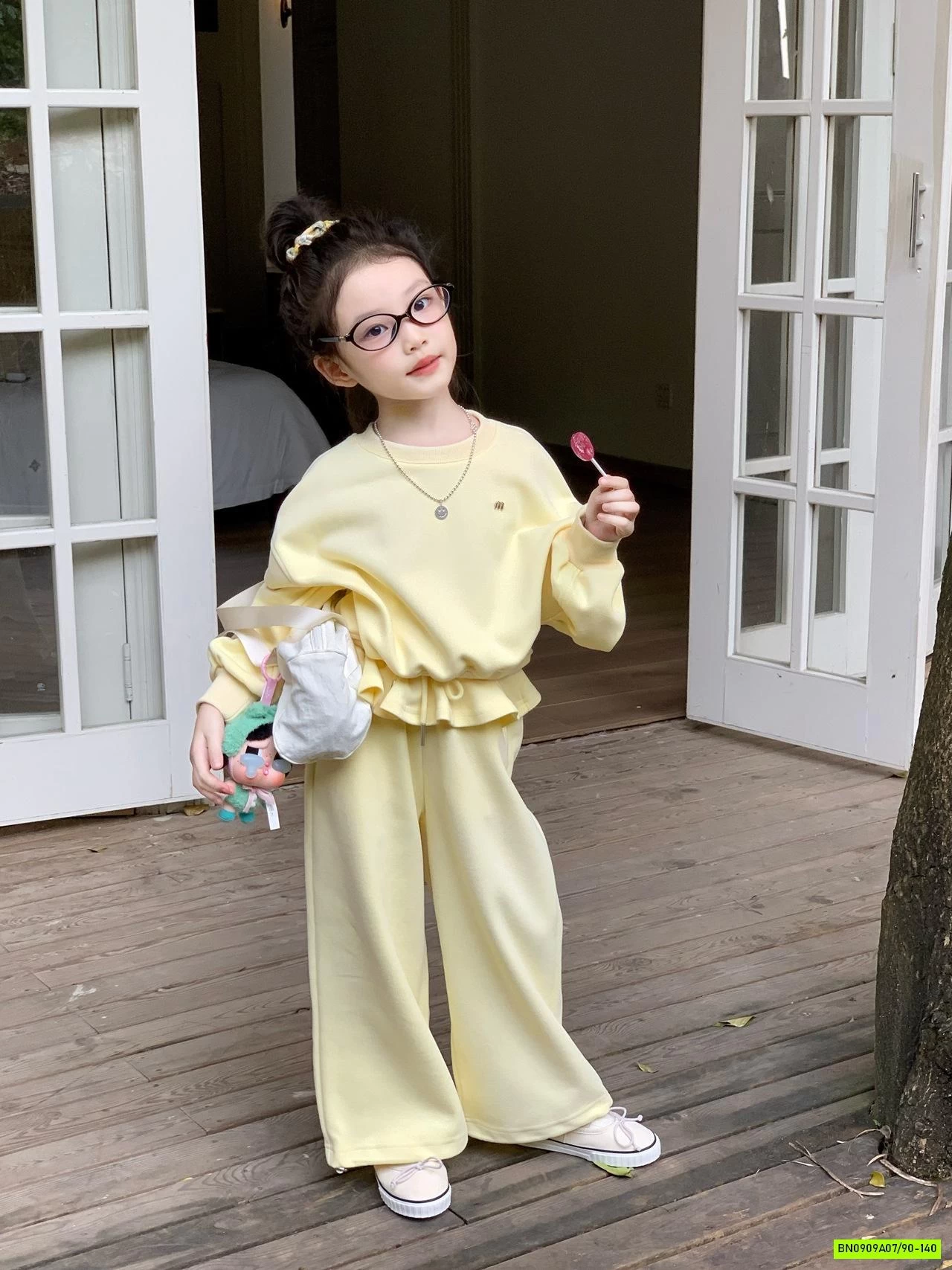 SÉT NỈ VÀNG QUẦN SUÔNG