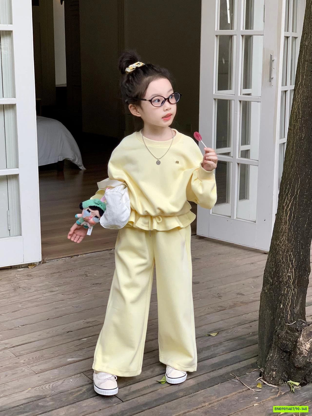 SÉT NỈ VÀNG QUẦN SUÔNG