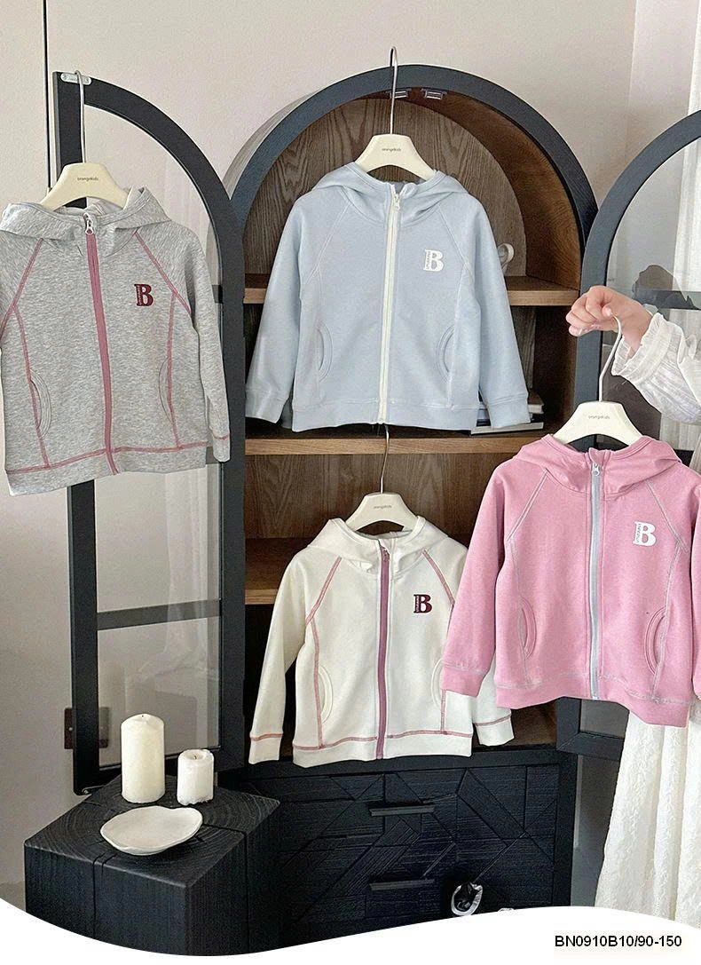 ÁO KHOÁC COTTON CHỈ NỔI CHỮ B