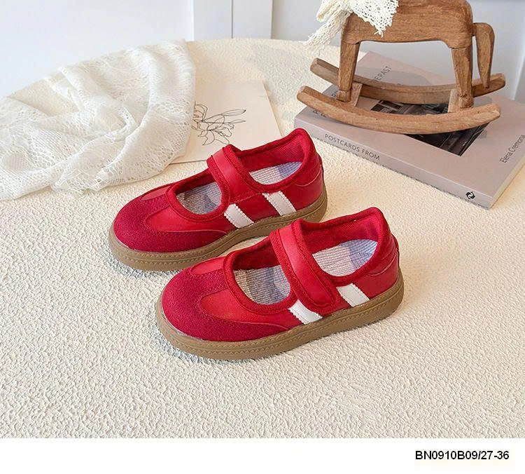 GIÀY LƯỜI QUAI DÁN